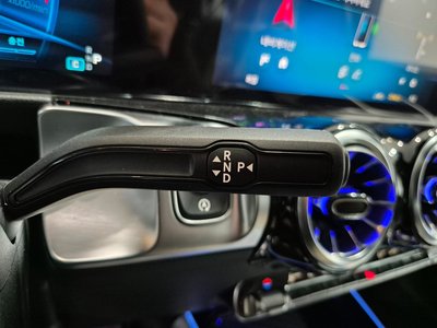 MERCEDES-BENZ GLB - 9