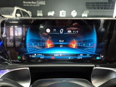 MERCEDES-BENZ GLB - 8