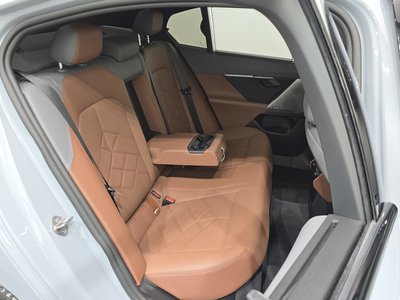 صورة مصغرة 17 لـ 2024 BMW 5 SERIES