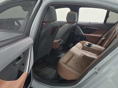 صورة مصغرة 18 لـ 2024 BMW 5 SERIES