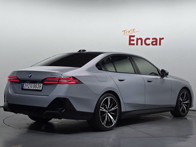 صورة 3 لـ 2024 BMW 5 SERIES