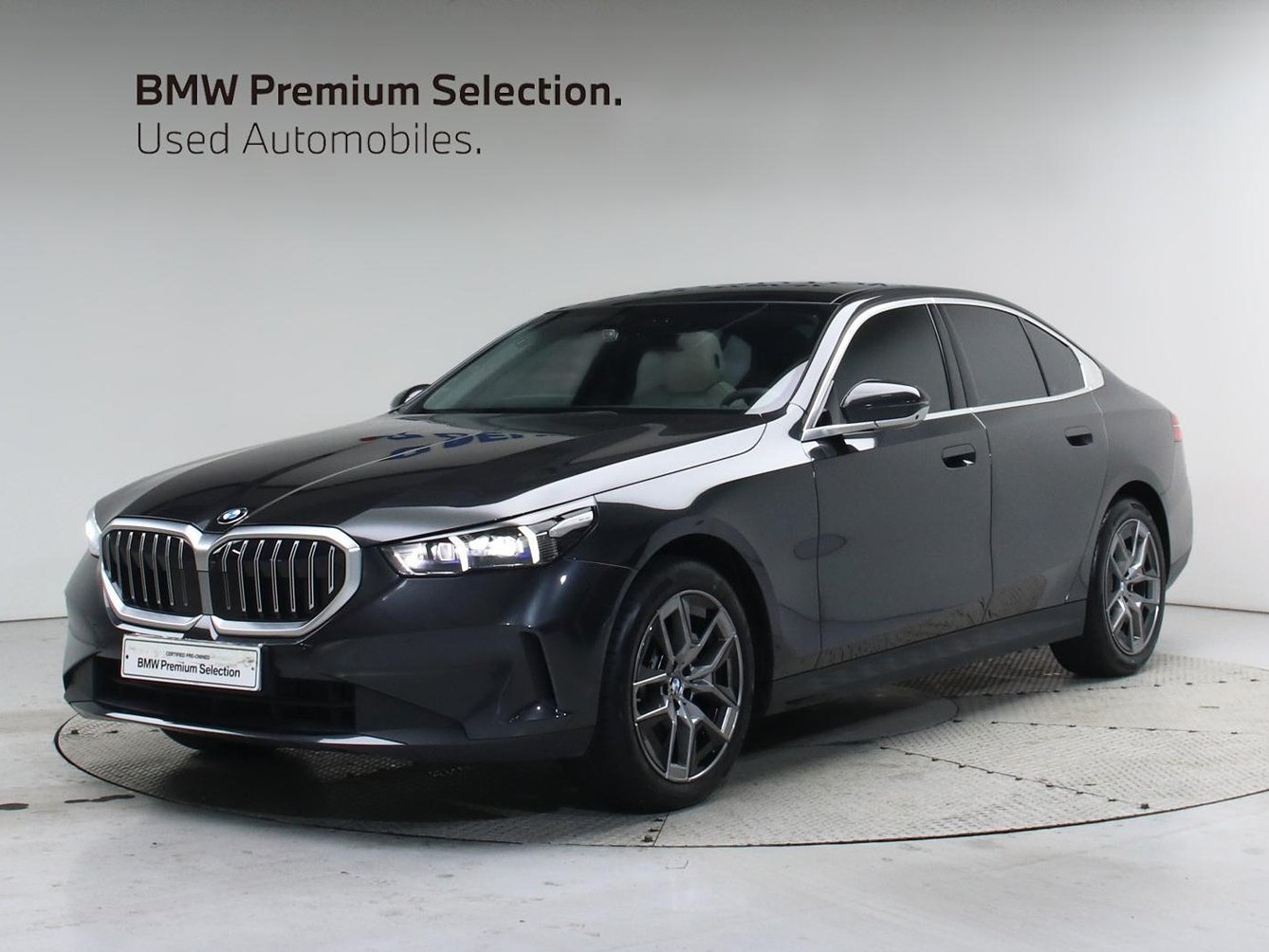 BMW 5 SERIES - View 1