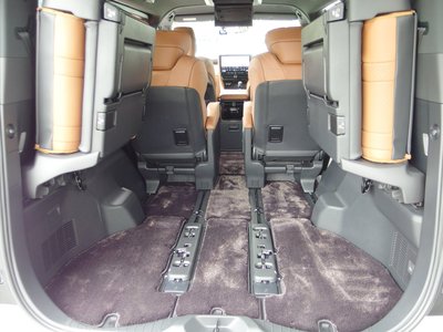 TOYOTA VELLFIRE - 9