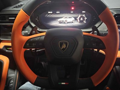 LAMBORGHINI URUS - 5