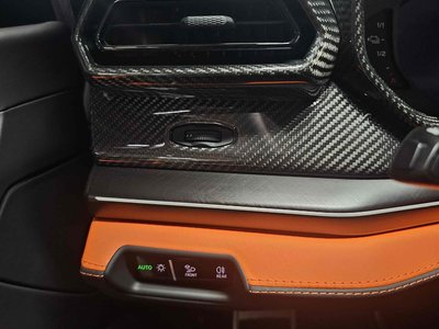 LAMBORGHINI URUS - 10