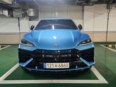 LAMBORGHINI URUS - 1