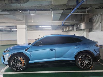 LAMBORGHINI URUS - 2