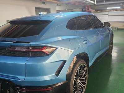 LAMBORGHINI URUS - 7