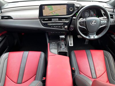 صورة 2 لـ 2022 Lexus ES