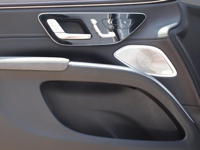 MERCEDES-BENZ EQS - 8