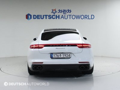 PORSCHE PANAMERA - 3