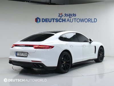 PORSCHE PANAMERA - 4