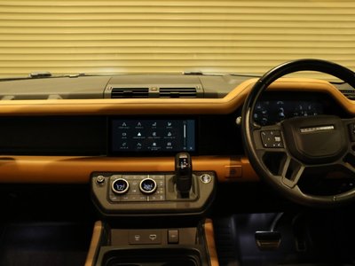 LAND ROVER DEFENDER - 6