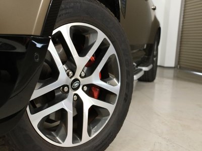 LAND ROVER DEFENDER - 8