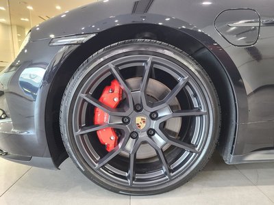 PORSCHE TAYCAN - 6