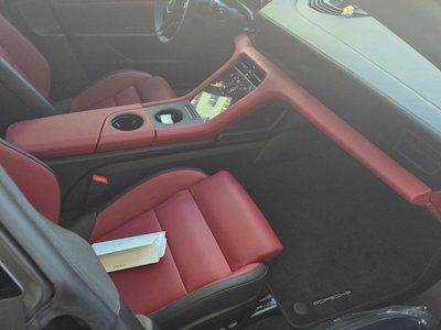 2026 Porsche TAYCAN 照片 9