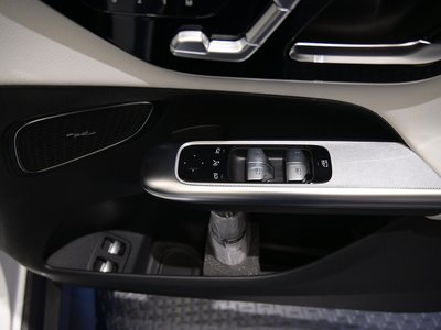 2026 Mercedes-BENZ GLC 缩略图 30