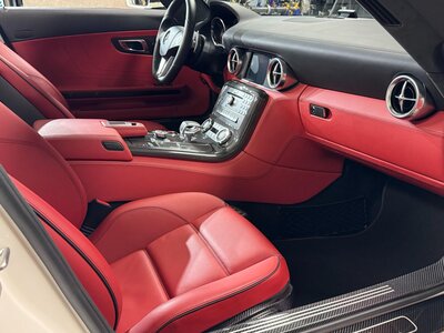 MERCEDES-BENZ SLS-CLASS ROADSTER AMG 2012 thumbnail 17