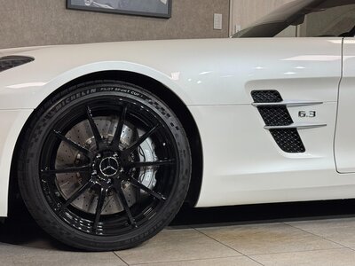 MERCEDES-BENZ SLS-CLASS ROADSTER AMG 2012 thumbnail 24