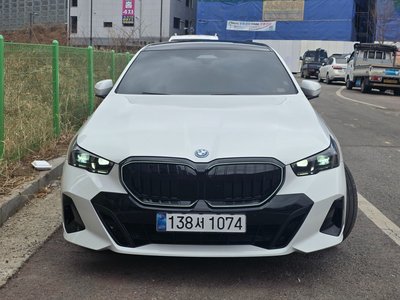 BMW 5 SERIES - 4