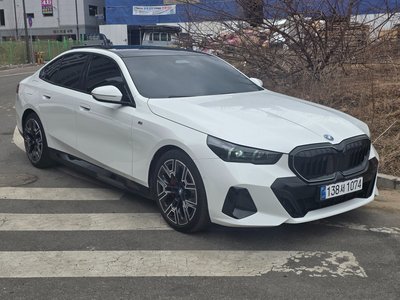 BMW 5 SERIES - 2