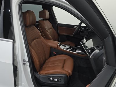 2025 BMW X7 — миниатюра 16