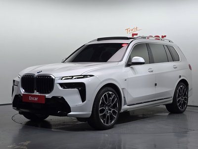 2025 BMW X7 — фото 1