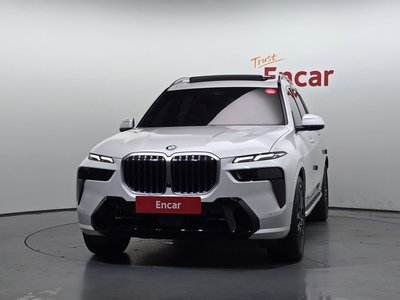 2025 BMW X7 — фото 2