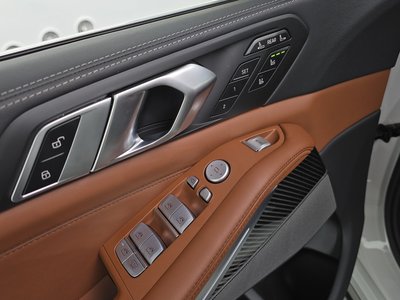 2025 BMW X7 — миниатюра 30