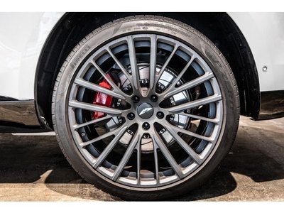 ASTON MARTIN DBX - 9