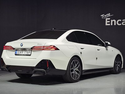 صورة 4 لـ 2025 BMW 5 SERIES