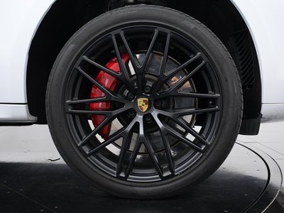 2023 Porsche MACAN photo 6