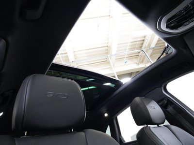 2023 Porsche MACAN photo 4
