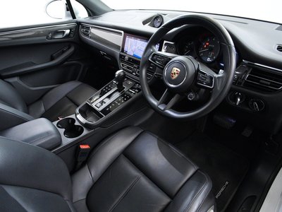 2023 Porsche MACAN thumbnail 12