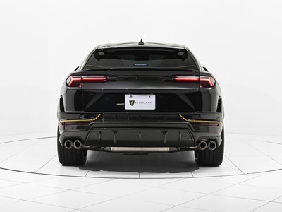 2024 Lamborghini URUS — фото 7