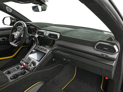 2024 Lamborghini URUS — миниатюра 16