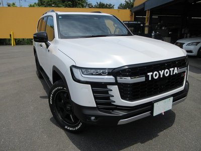 TOYOTA LAND CRUISER 300 - 7