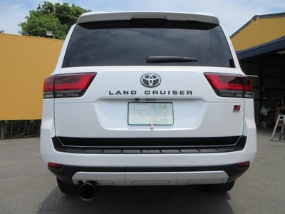 TOYOTA LAND CRUISER 300 - 3