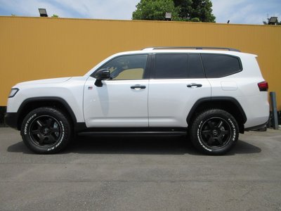 TOYOTA LAND CRUISER 300 - 4
