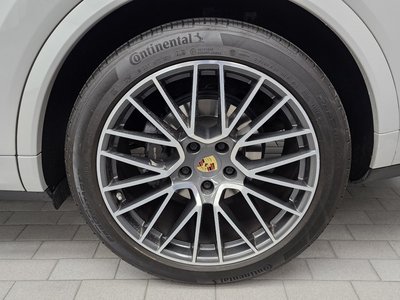 PORSCHE CAYENNE - 8