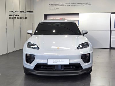PORSCHE MACAN - 2