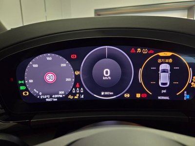 PORSCHE MACAN - 8