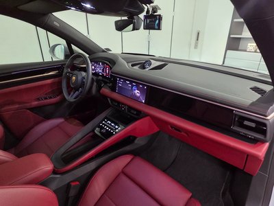 PORSCHE MACAN - 9