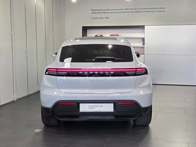 PORSCHE MACAN - 3