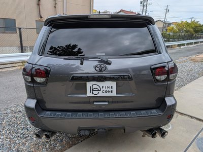 TOYOTA SEQUOIA - 7