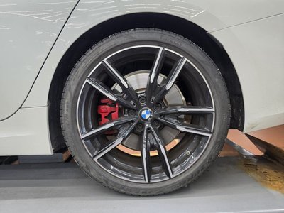 2025 BMW 3 SERIES photo 6