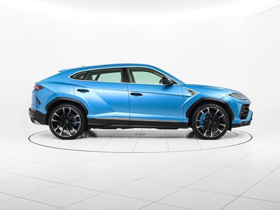 LAMBORGHINI URUS - 7