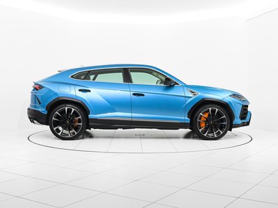 LAMBORGHINI URUS - 8