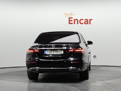 MERCEDES-BENZ E-CLASS - 3