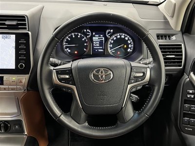 TOYOTA LAND CRUISER PRADO - 10